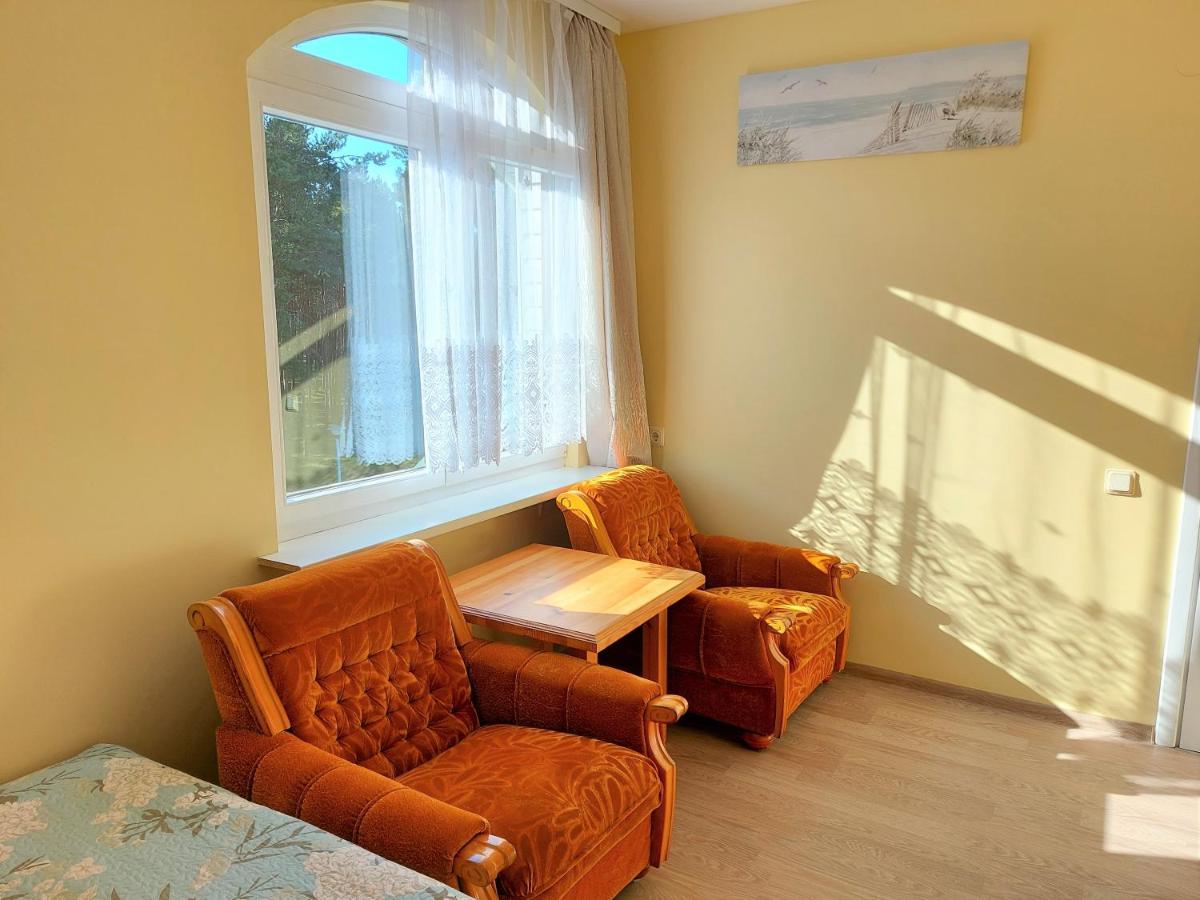 Neringa Guest House Паланга Экстерьер фото